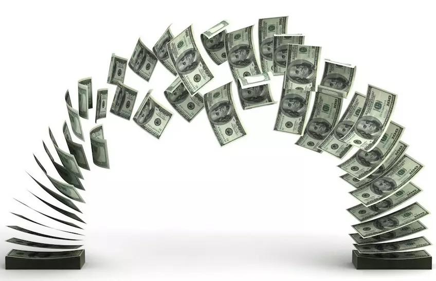 未来三天梅州天气炎热，伴分散雷雨